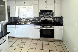 Building Photo - 555 W Rio Salado Pkwy