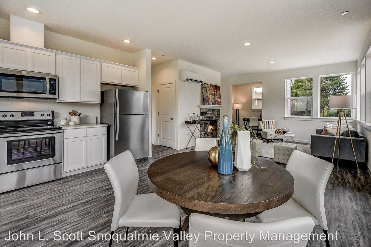Primary Photo - 262 SE Orchard Dr