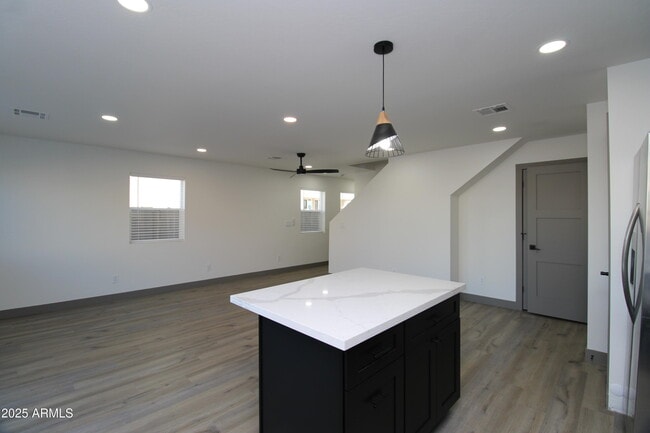 Foto del edificio - 2516 E Broadway Rd