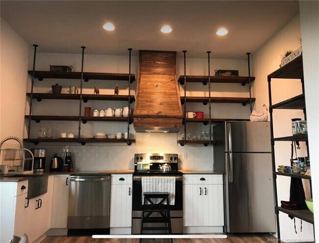 Building Photo - 6700 Wilderness Way