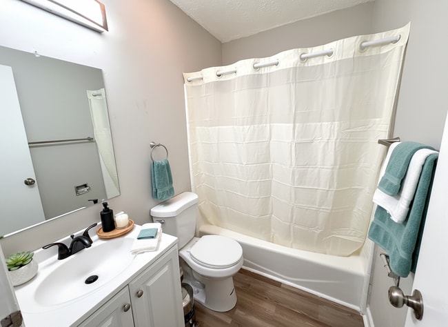 Building Photo - 514 Fieldstream Way