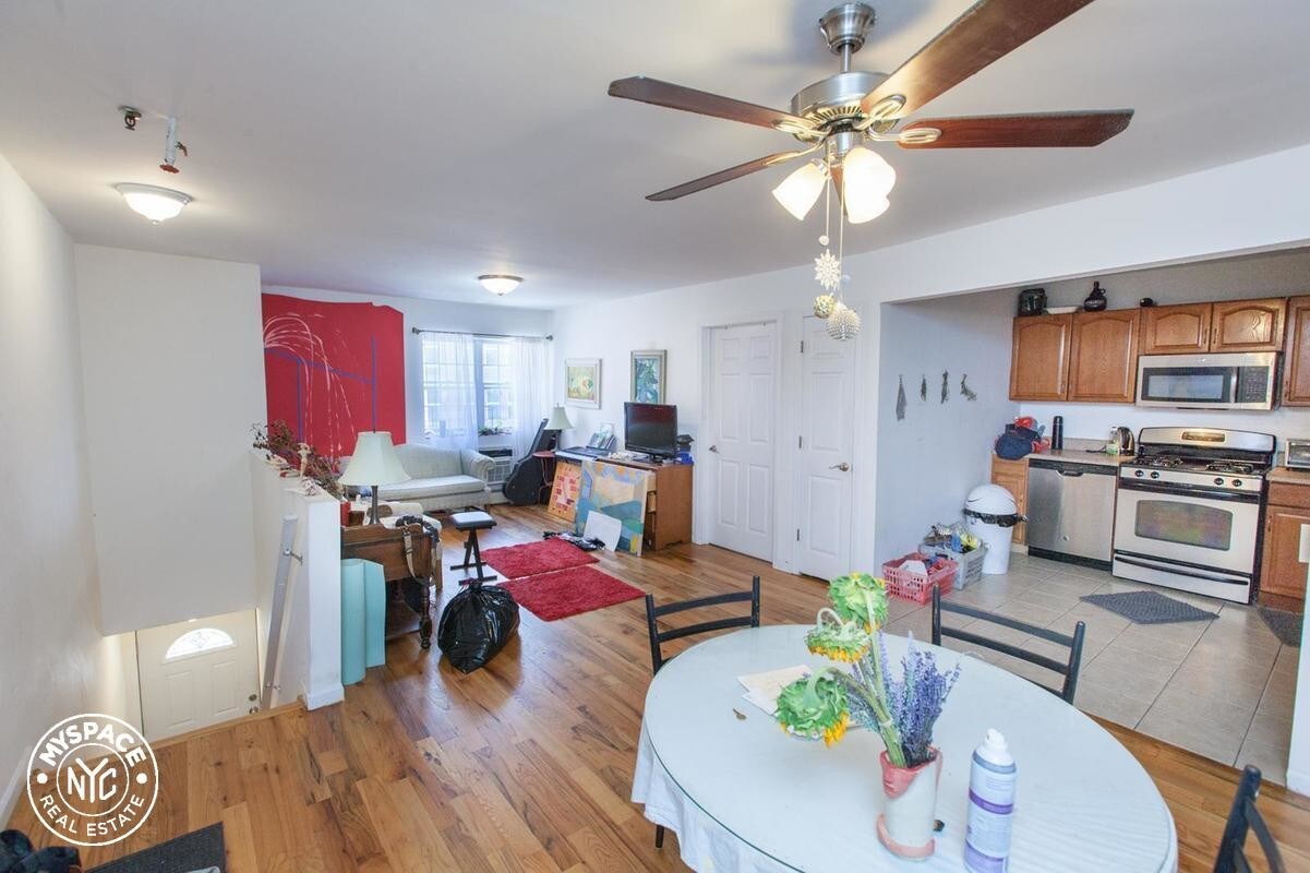 Primary Photo - 440 Wilson Ave
