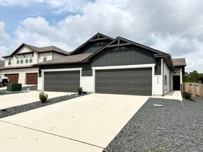 Building Photo - 339 Nespral Dr