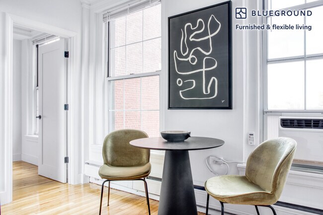 Foto del edificio - 1284 Beacon St