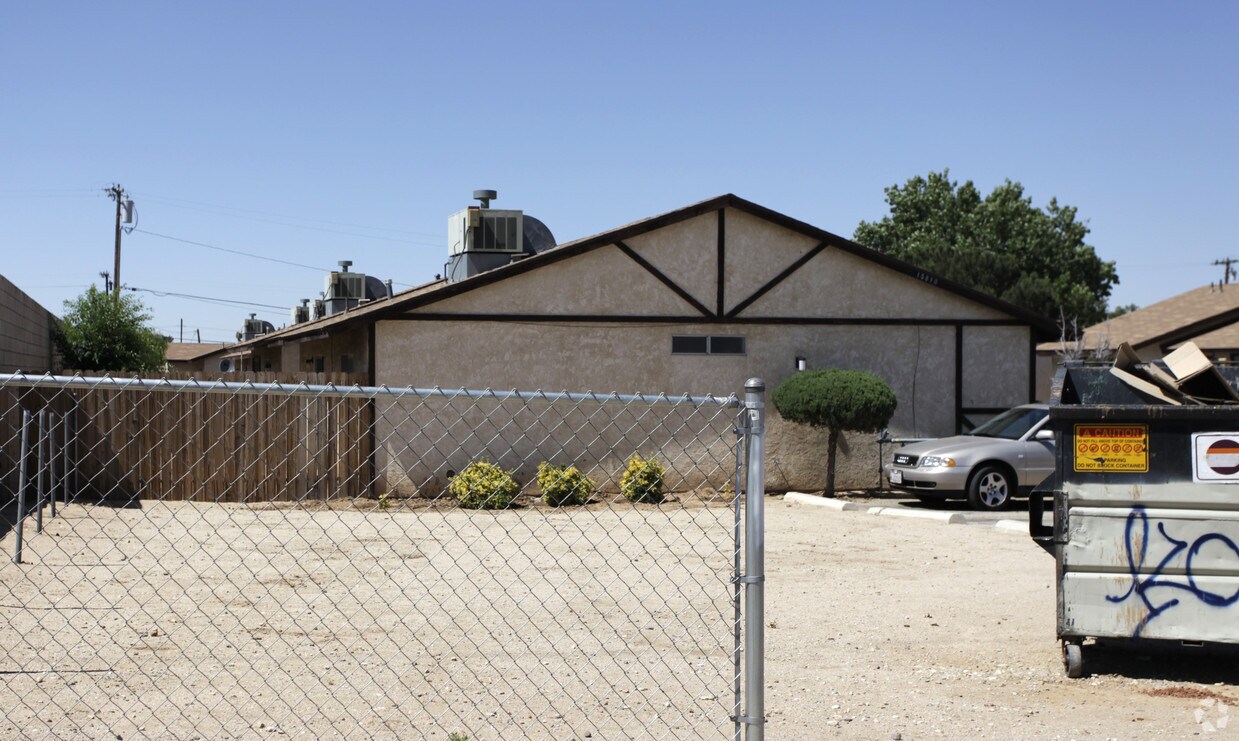 Building Photo - 15810 Bear Valley Rd