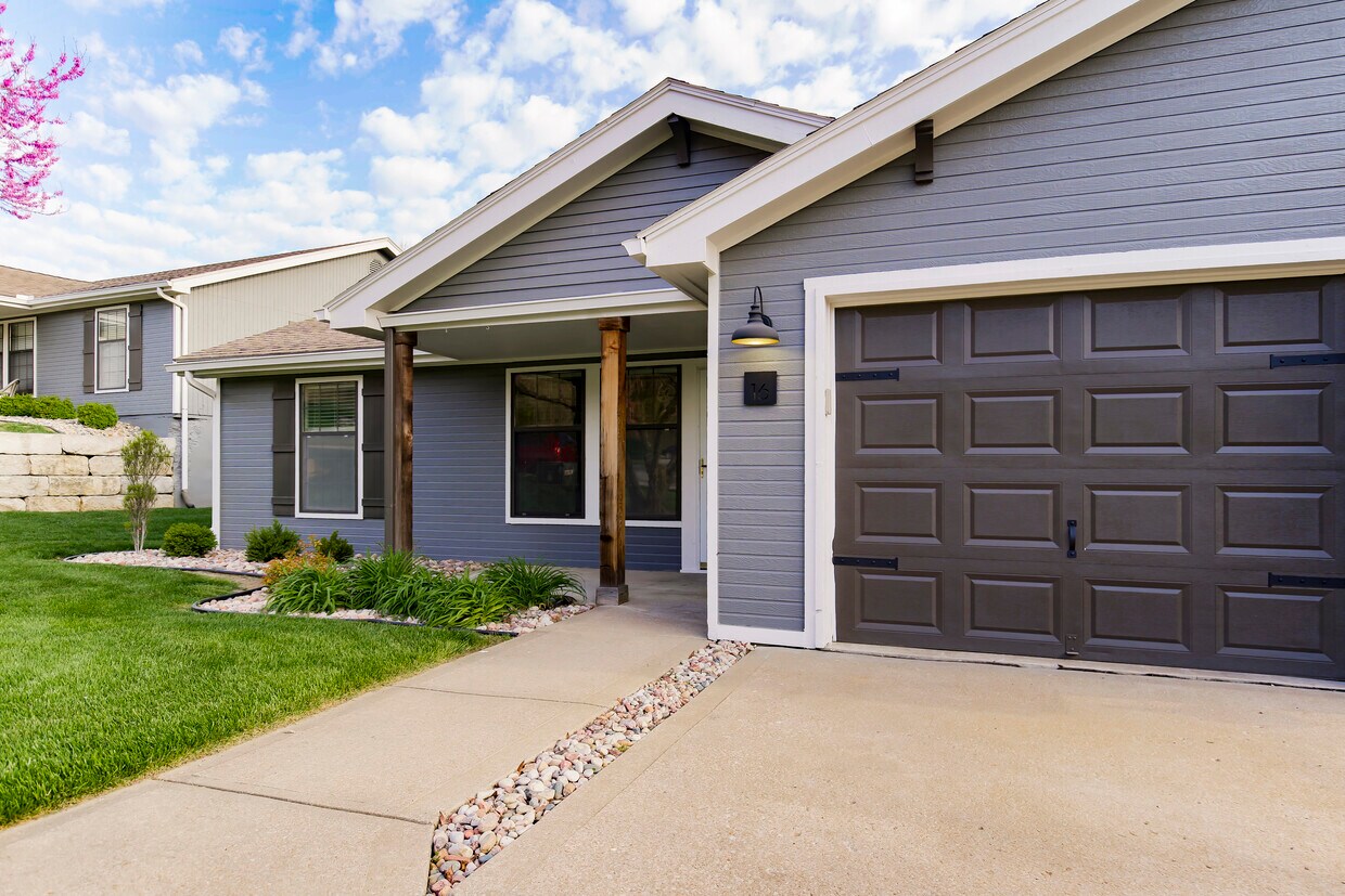 Lawn Maintenance Provided - 18 Wallingford Dr