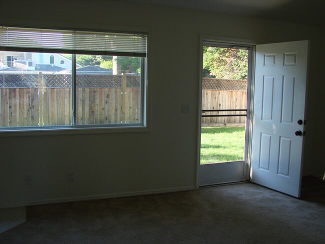 Building Photo - 22965 Oxnard St