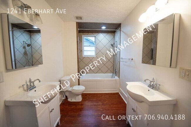 Foto del edificio - 1241 Eberhart Ave