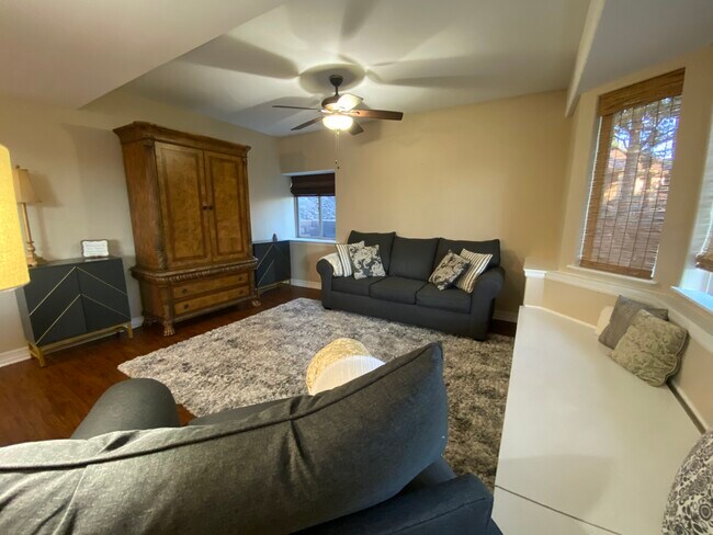 Building Photo - 220 Eagle Pines Dr