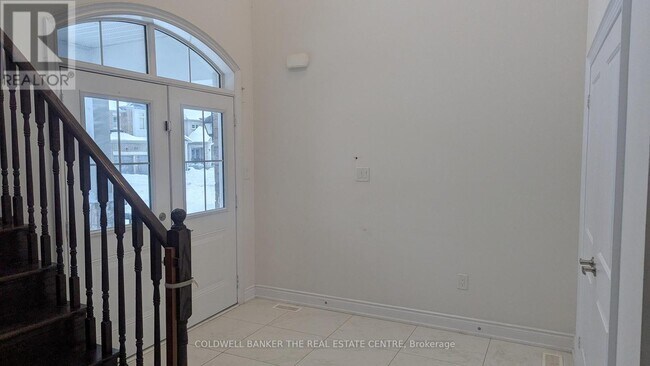 Building Photo - 1047 Barton Way