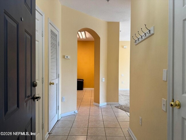 Building Photo - 10550 Baymeadows Rd