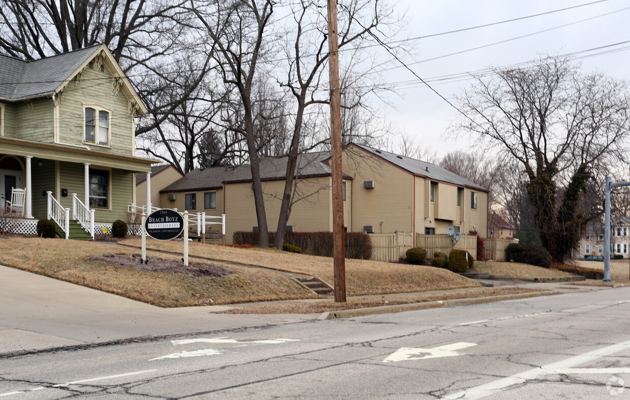 Building Photo - 2370 2nd St
