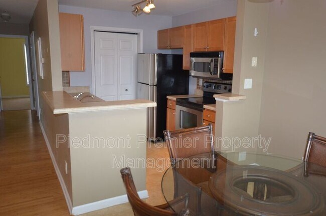 Building Photo - 119 Oak Wind Dr
