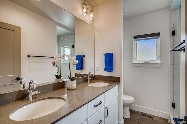 Building Photo - 3460 S Corona St