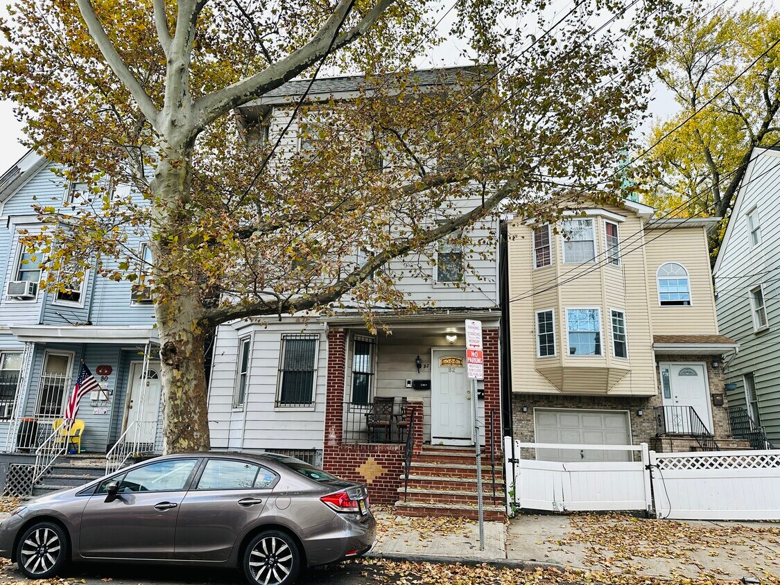 Primary Photo - 82 Mt Prospect Ave
