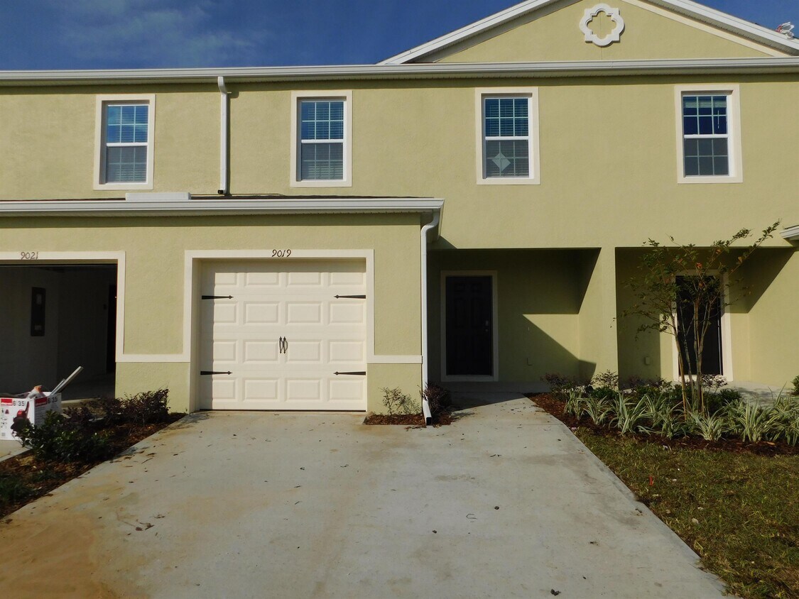 Primary Photo - 9019 Alba Ln