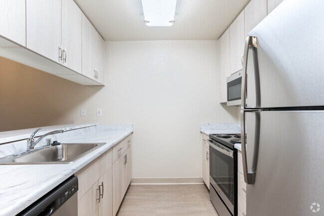 2BR, 2BA - Plan E - WOODSIDE