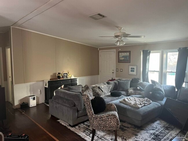 Building Photo - 5434 Rogers Ave