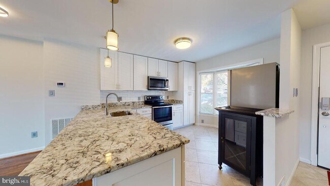 Foto del edificio - 2029 S Glebe Rd