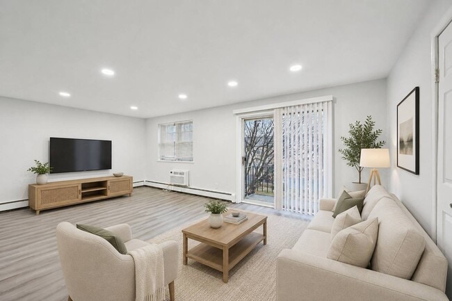 Building Photo - Canterbury Apartments