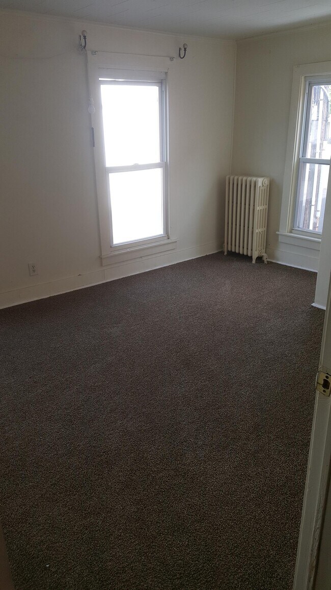 Building Photo - 108 Fayette St