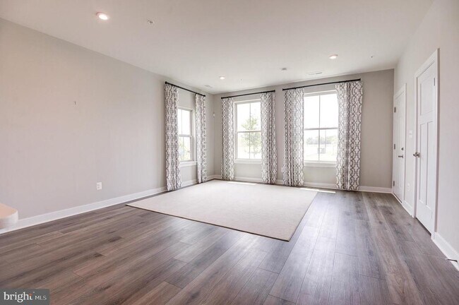 Building Photo - 24276 Thurso Sq