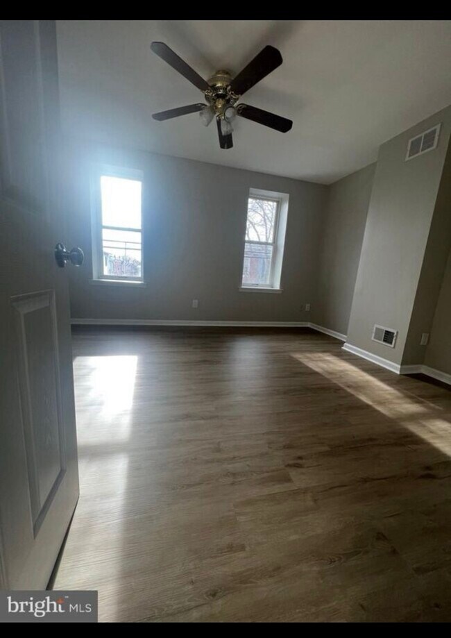 Foto del edificio - 1021 Clifford Brown Walk