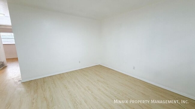 Building Photo - 5005 Avenue W