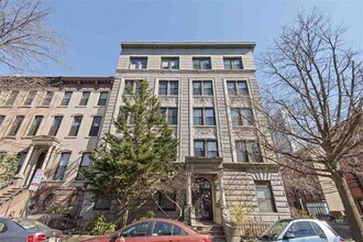 Building Photo - 258 Barrow St