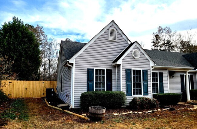 Building Photo - 113 Tall Willow Dr