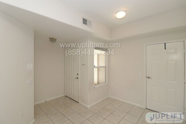 Foto del edificio - 545 Lands End Way