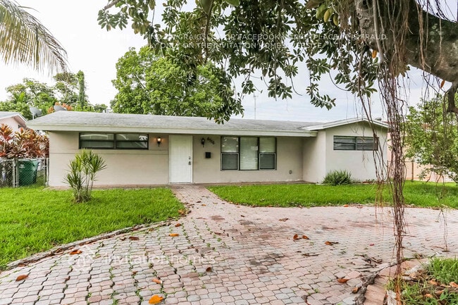 Building Photo - 6516 SW 33rd St