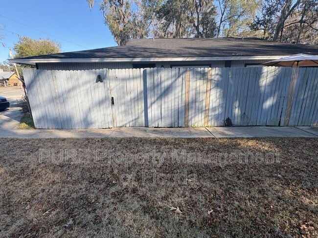 Building Photo - 2040 SE 40th Street Rd