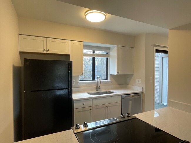Building Photo - Great 1/1 Condo in Carmel Village II