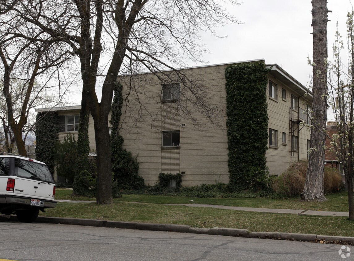 Foto del edificio - Raynor Apartments