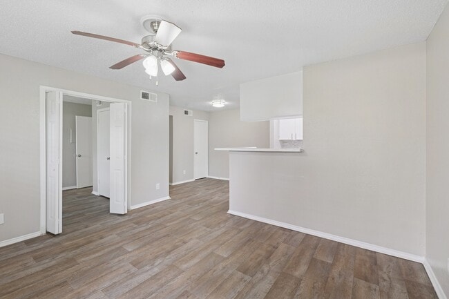 Building Photo - Estelle Creek North