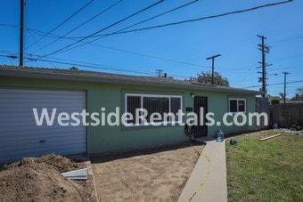 Primary Photo - 18138 Regina Ave