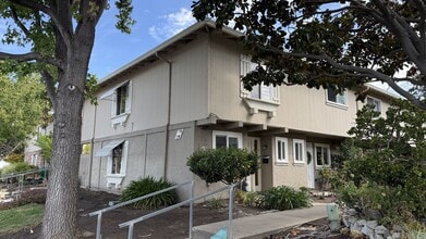 Building Photo - 398 Lynn Ave