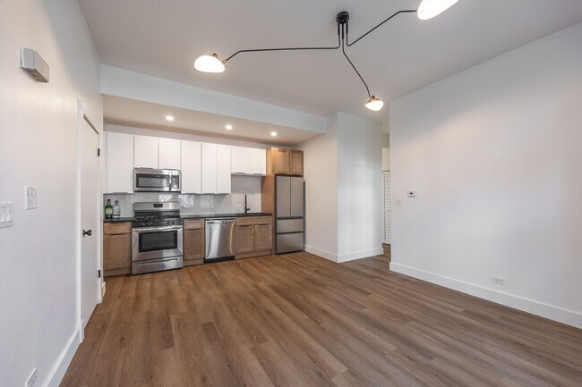 Foto del edificio - 1456 N Kedzie Ave