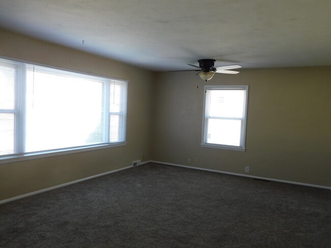 Building Photo - 429 N Trunck Ave