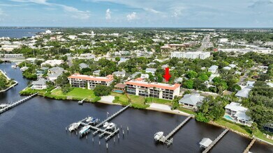 Building Photo - 624 SW St Lucie Crescent