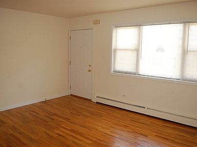 Building Photo - 2516 W Foster Ave