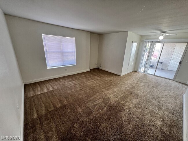 Foto del edificio - 6800 E Lake Mead Blvd