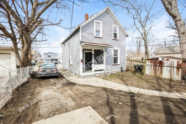 Building Photo - 3-Bedroom Home within Detroit Shoreway Nei...