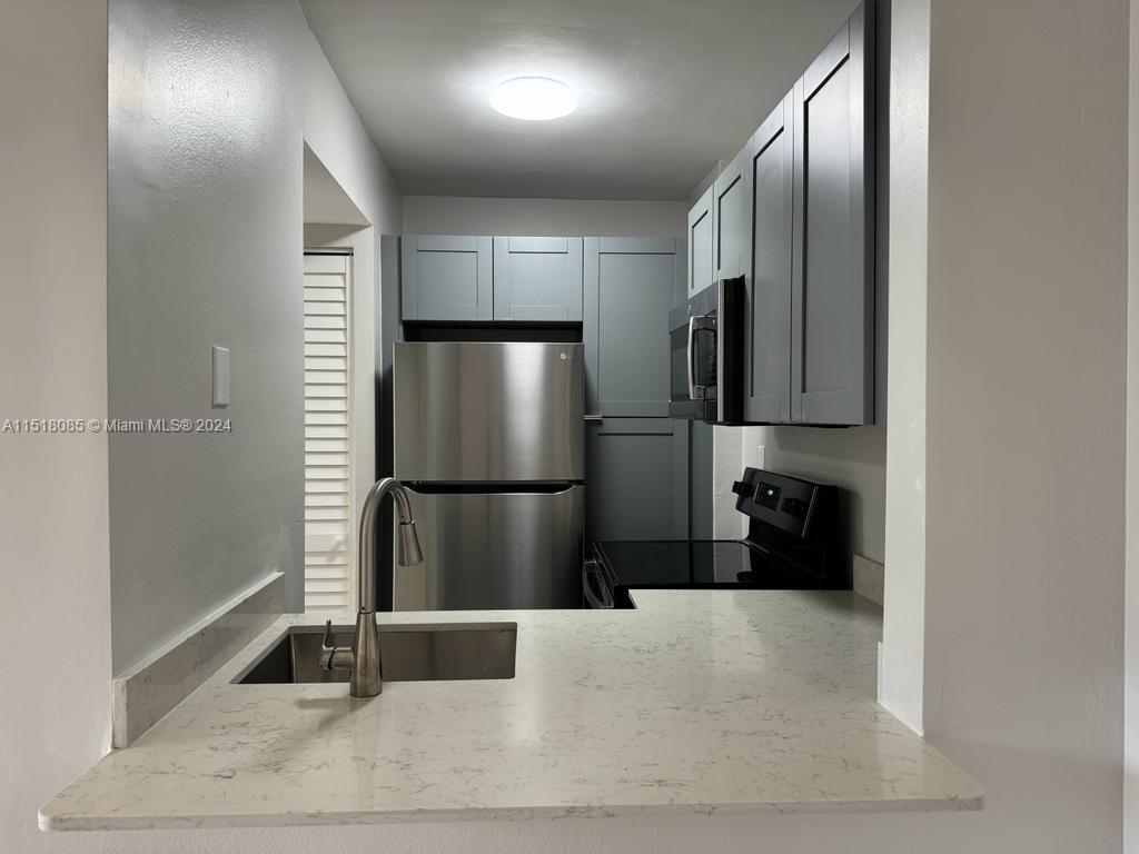 Foto principal - 8185 NW 7th St
