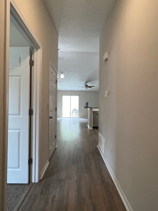 Front Door Entry Hallway - 116 Cabana Way