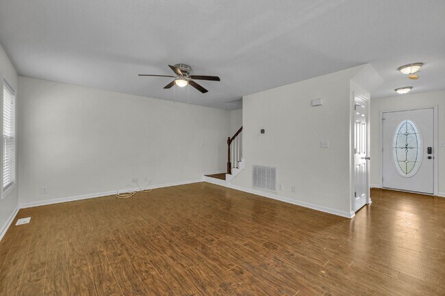Foto del edificio - 2701 Hidden Ridge Ct
