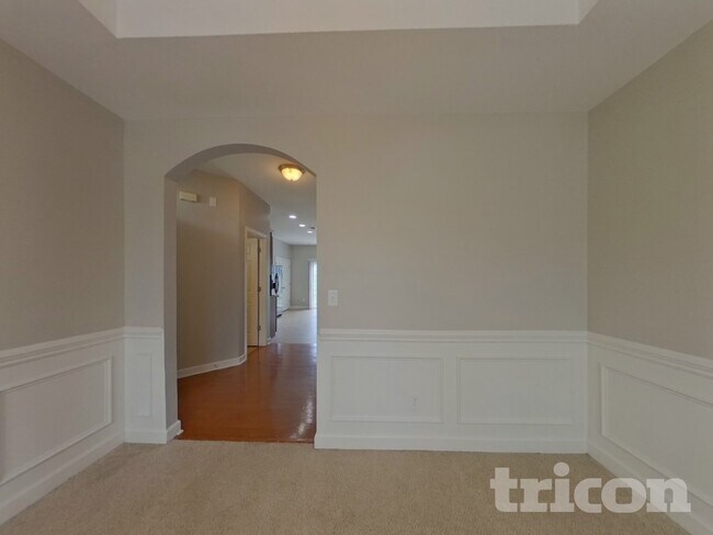 Building Photo - 825 Old Forester Ln