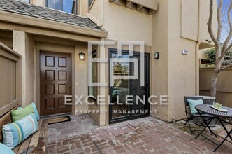 Building Photo - 2022 Foxhall Loop