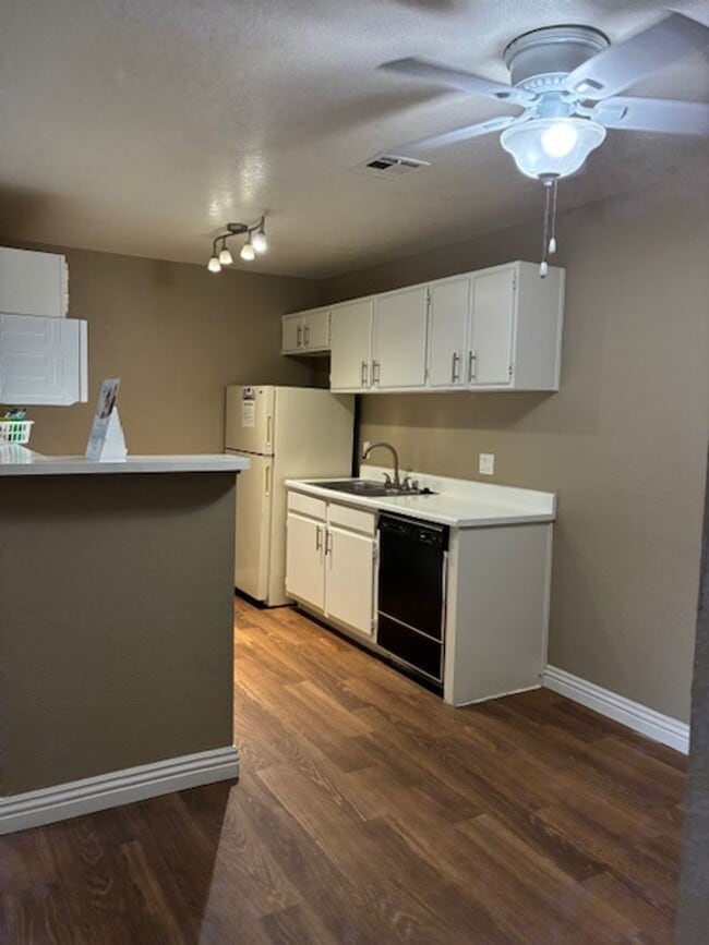 Interior Photo - Mandalay Bay Apartments